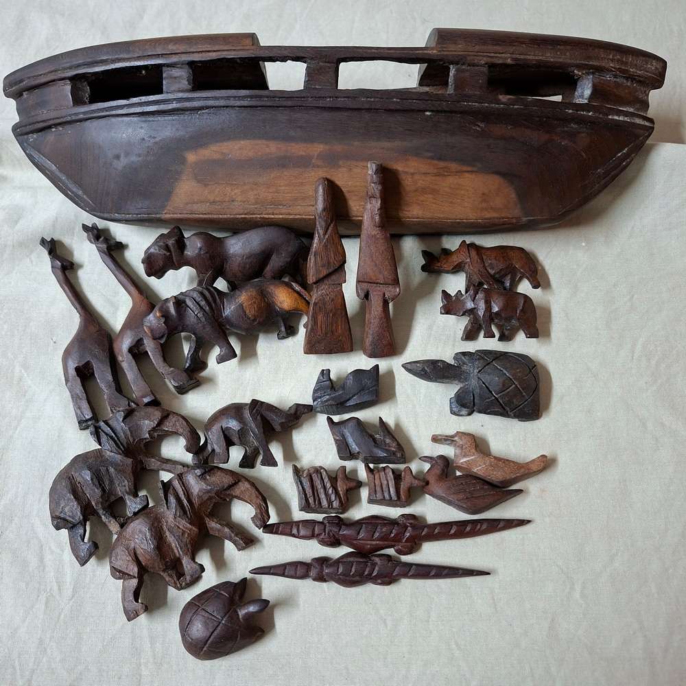 Wooden Noah's Ark with carved animals - about 20 pieces!