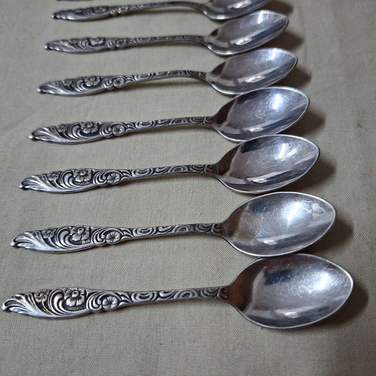 12 Silver Plate Dutch coffee tea spoons - ornate foral - boxed good quality