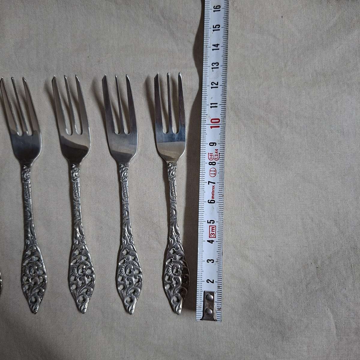 6 silver plate cake forks Elwezetta