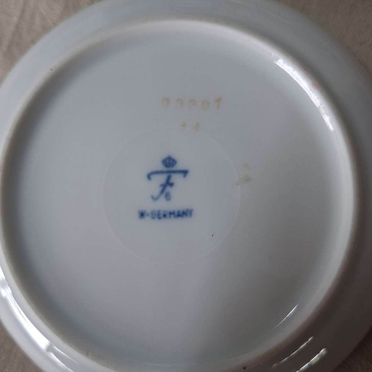 Pin Dish W-German floral  11 cms