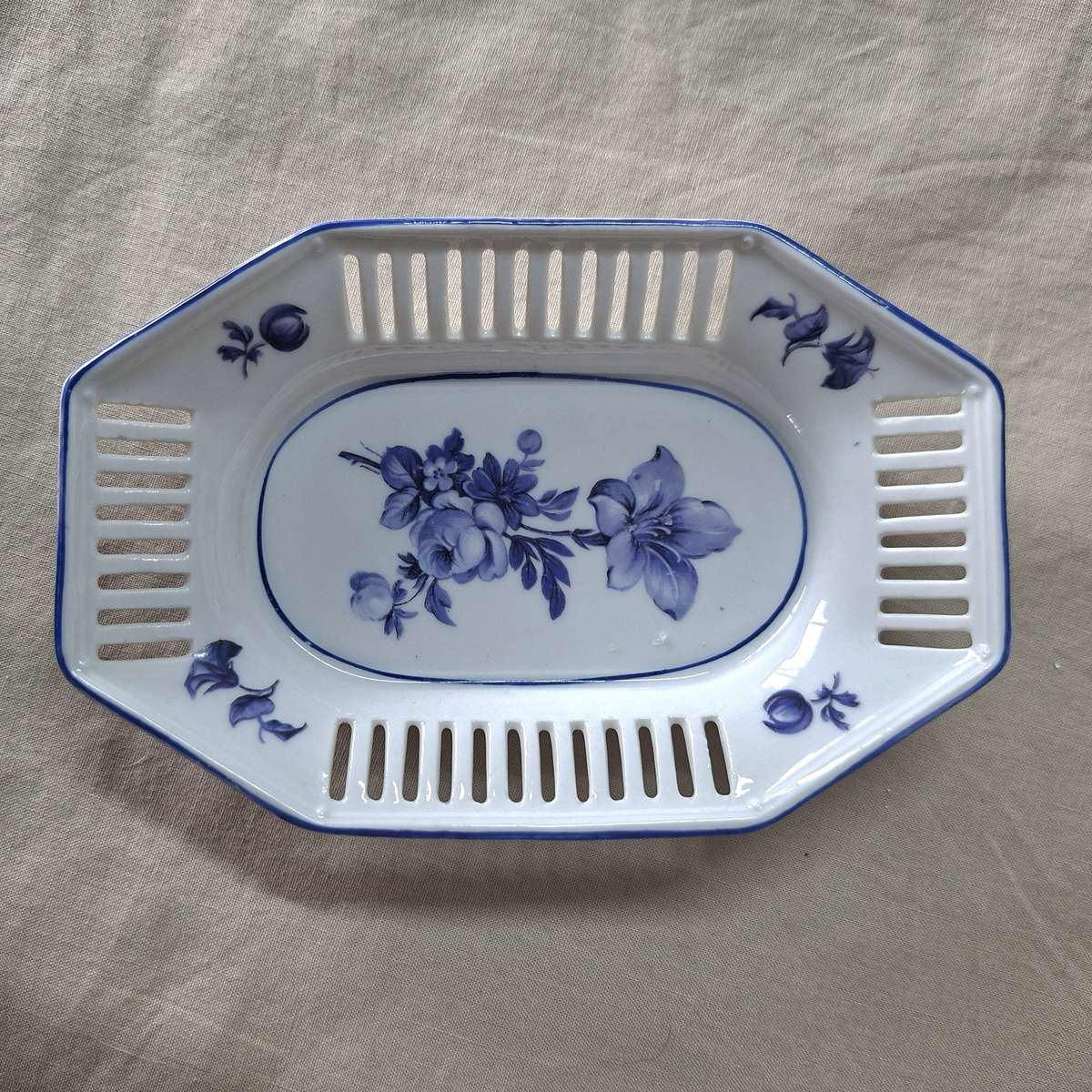 Pin Dish - blue and white - European backstamp - 14 cms