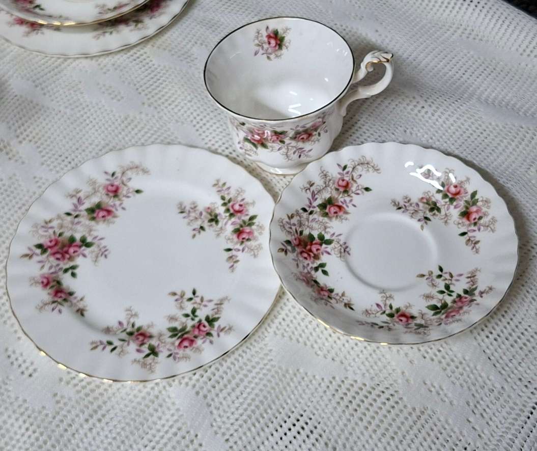 5 Royal Albert trios - Lavender Rose - Part Tea Set - plus extra saucer and small plate