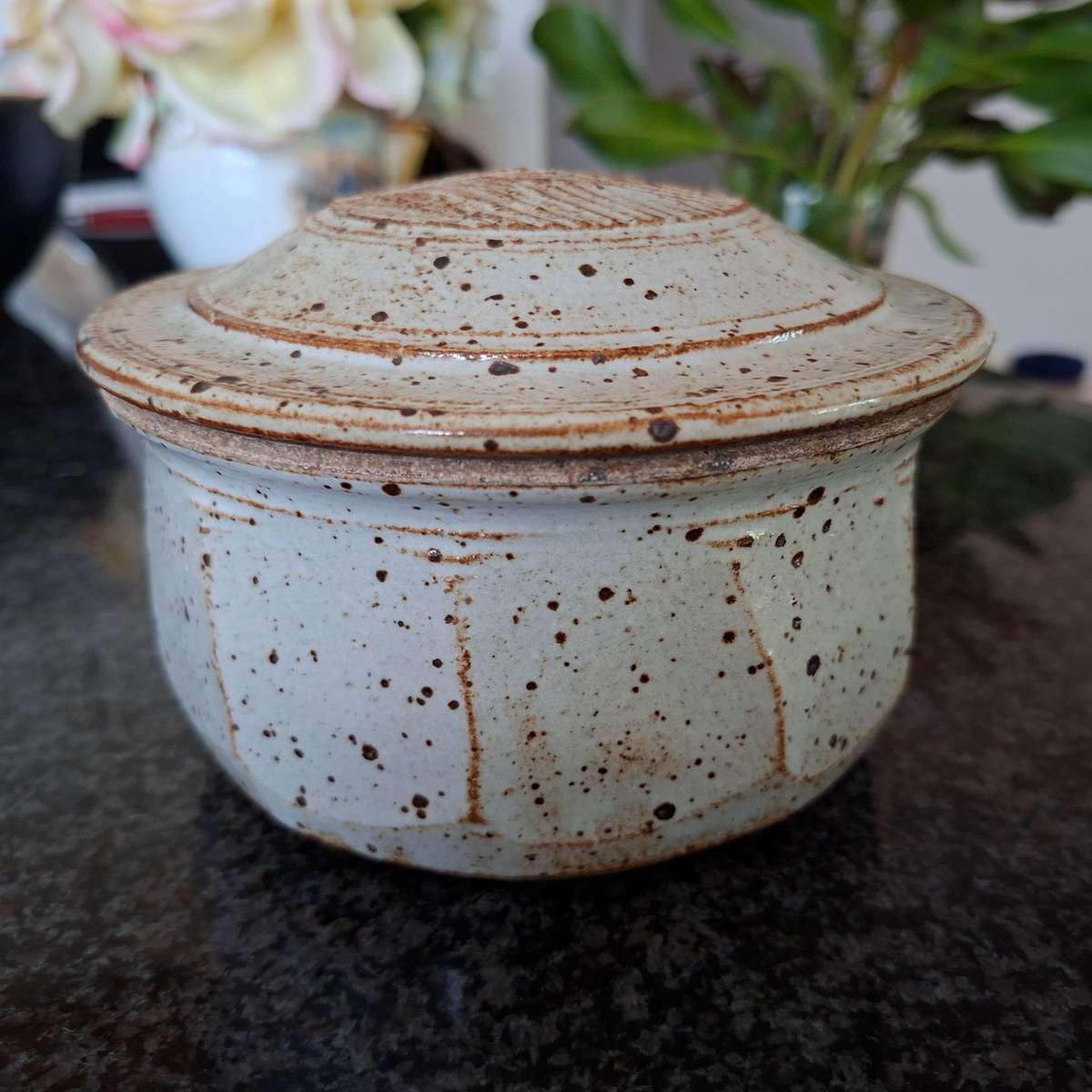 South African pottery jar - Ian Glenny