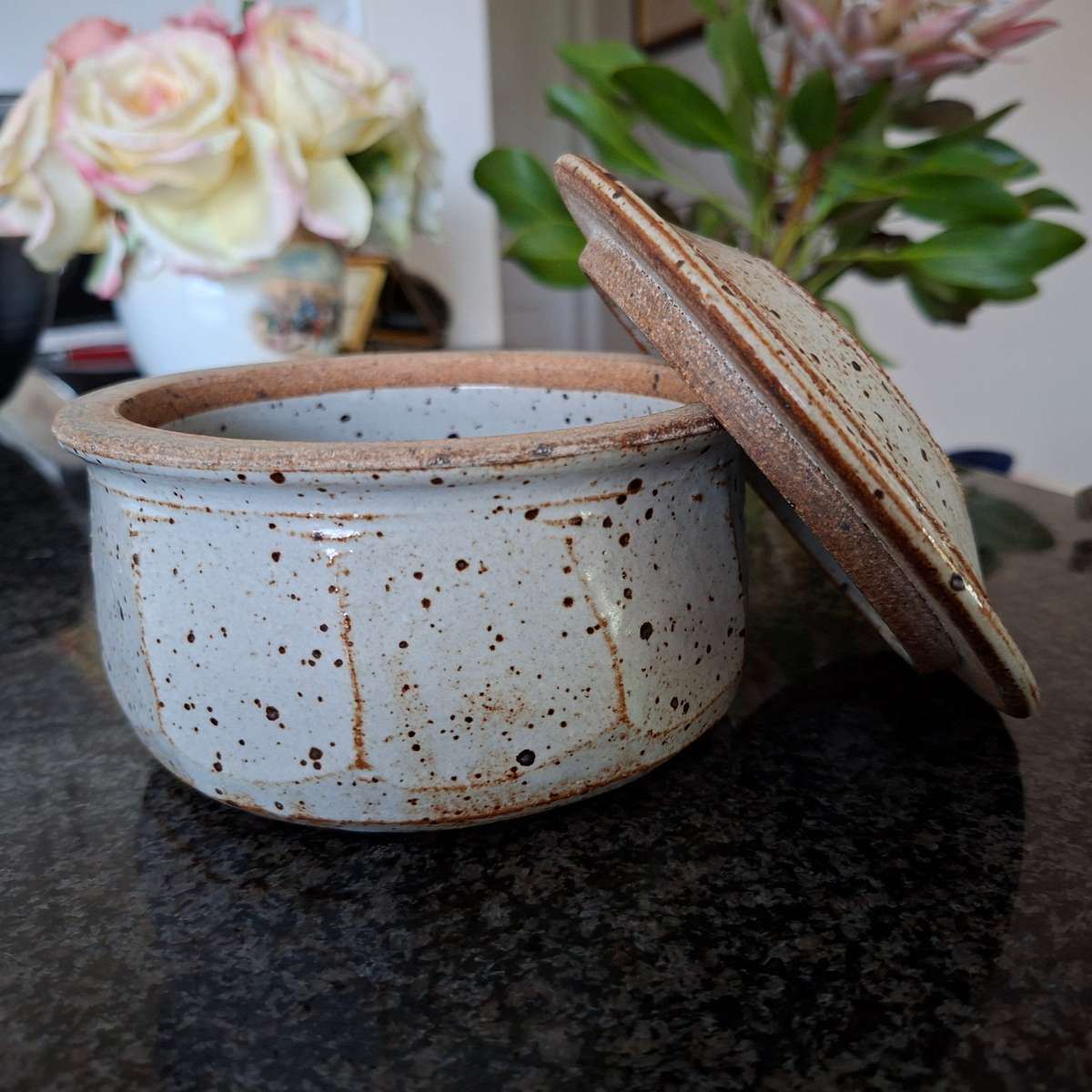 South African pottery jar - Ian Glenny