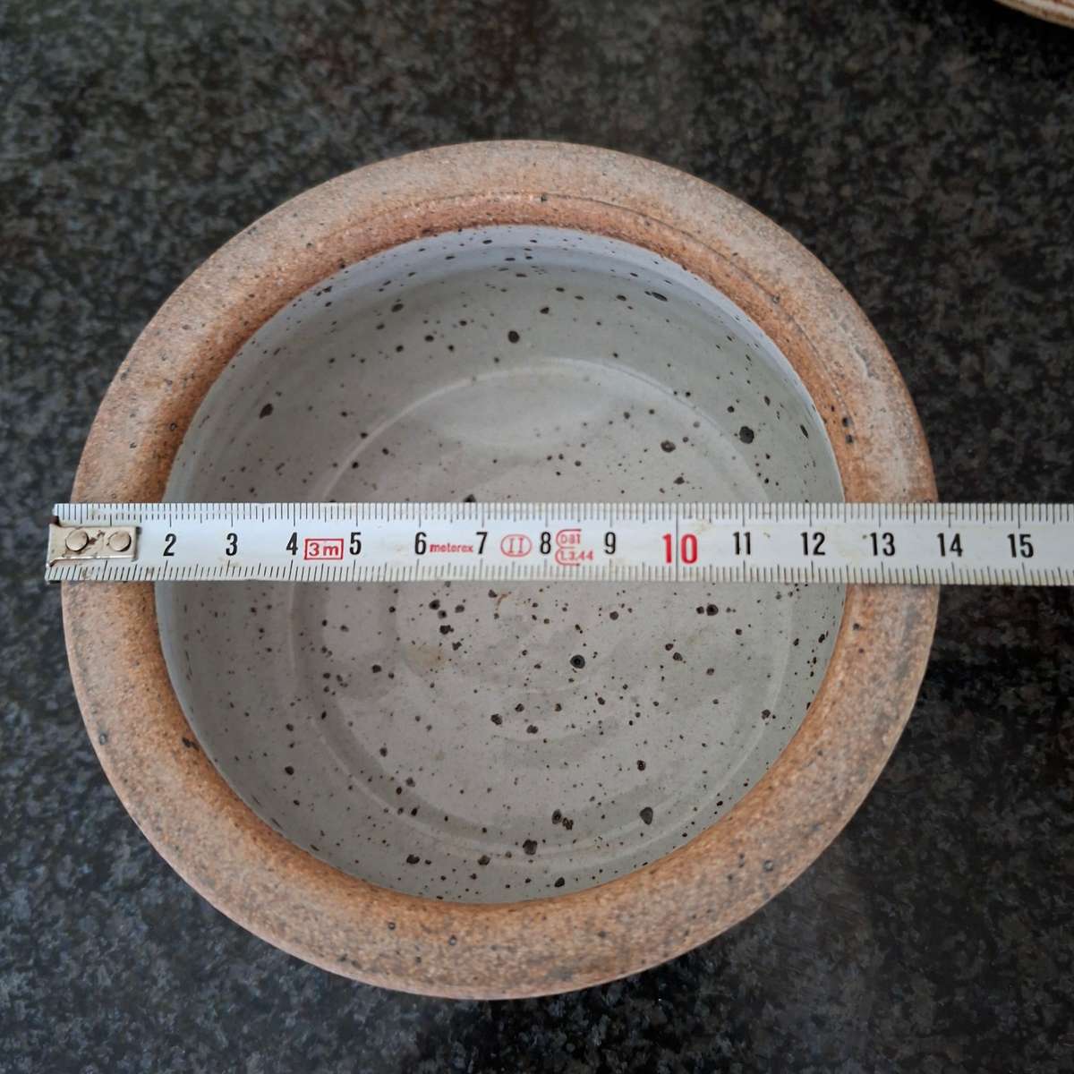 South African pottery jar - Ian Glenny