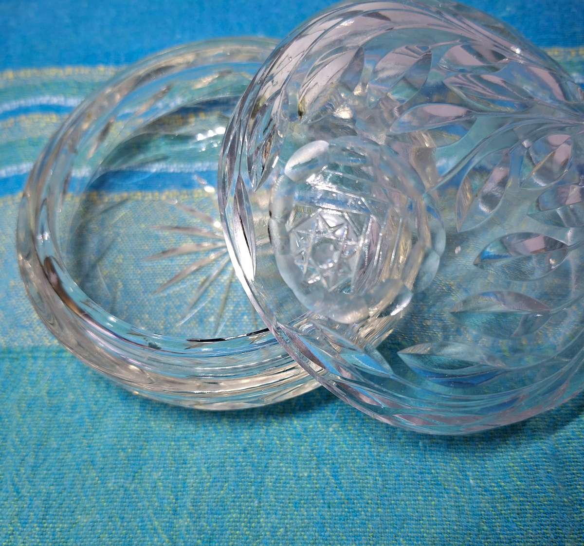 Cut glass rose pattern crystal dressing table Powder bowl or jewelry holder