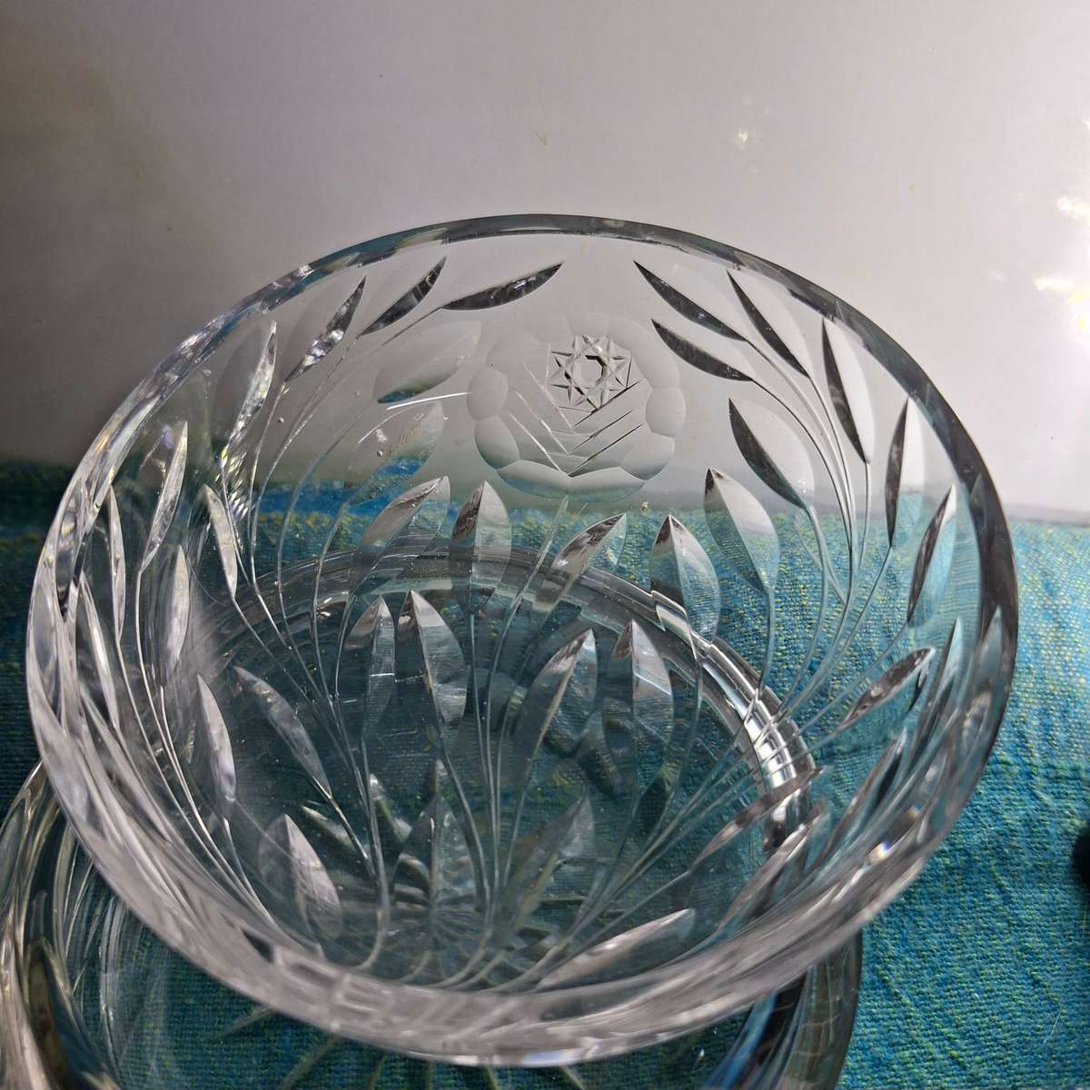 Cut glass rose pattern crystal dressing table Powder bowl or jewelry holder