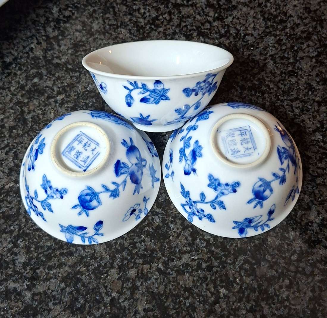3 Oriental tea bowls - blue and white floral design