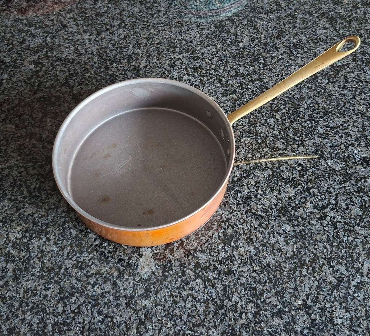 Vintage Copper sauce poaching pan - 19 x 5cm deep  Brass handle