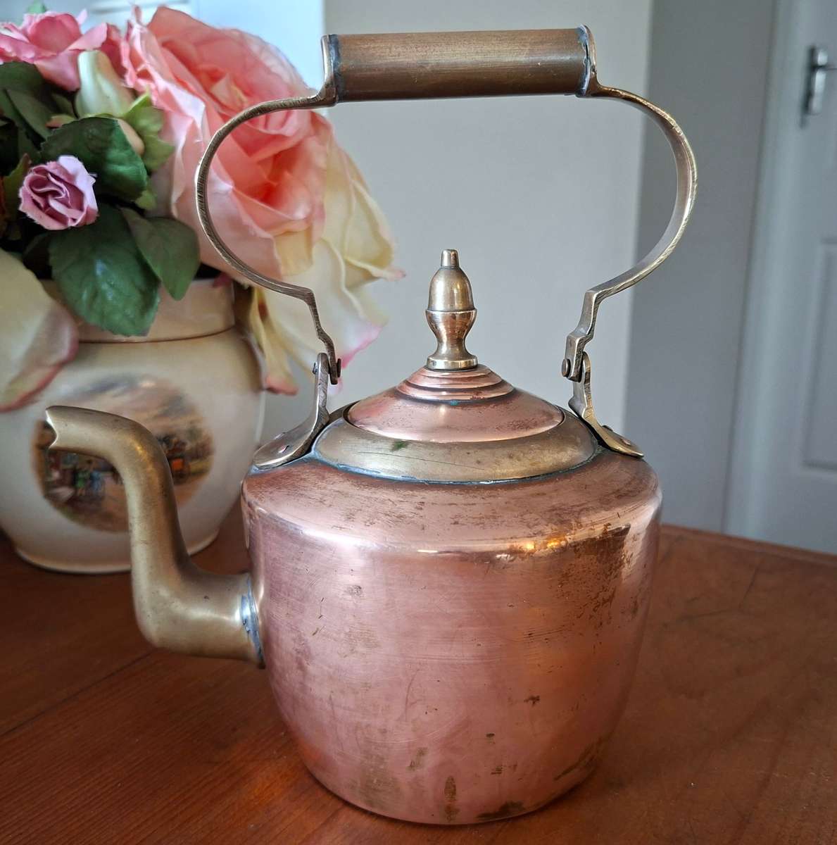 Small copper kettle with brass handle - home decor - kitchenalia