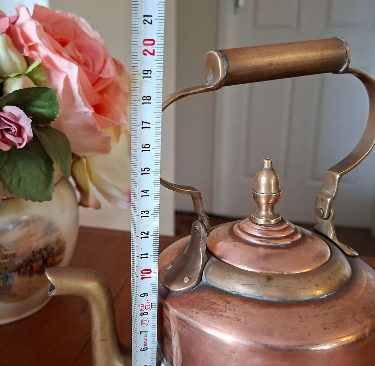 Small copper kettle with brass handle - home decor - kitchenalia