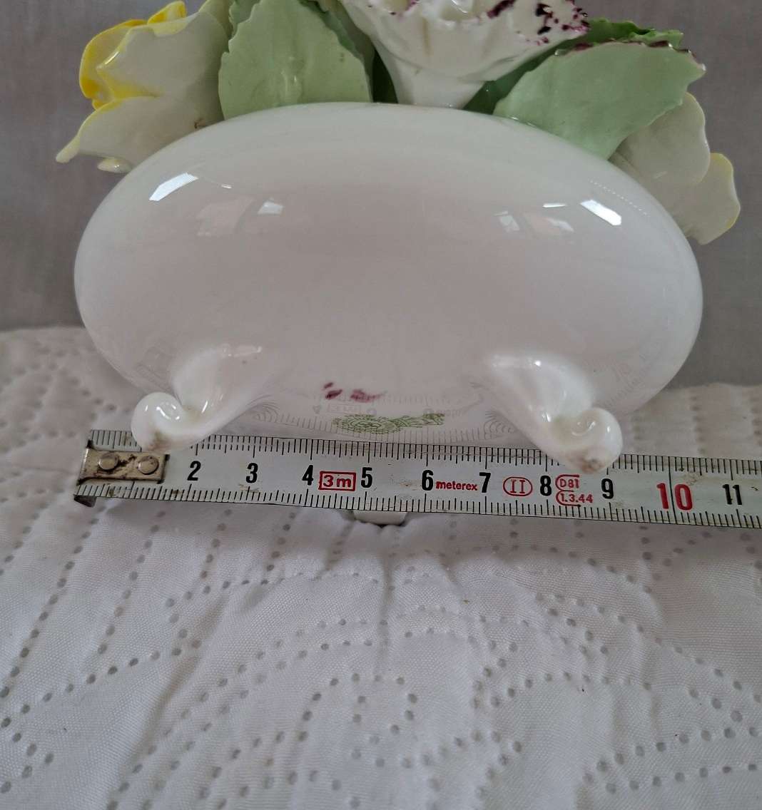 Royal Doulton Ceramic flower posy - roses and carnations - approx 10 x 8 cms