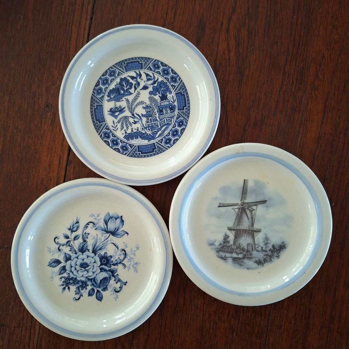 SABS Continental small decorative trinket dishes, sabs plates 12 cms dia - windmill, Willow Patte...
