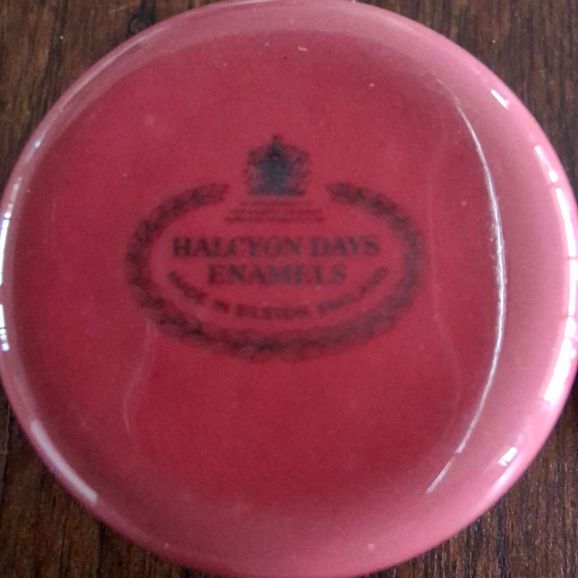 Three enamelled pill boxes circa 1980 - Made in the UK