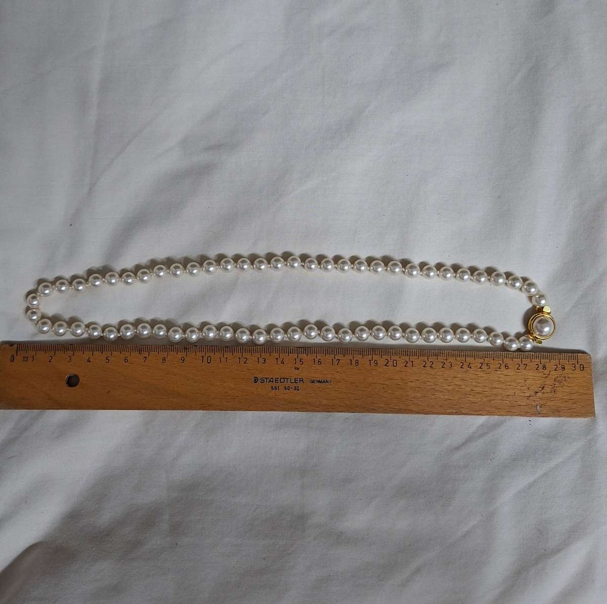 Faux Pearl necklace - knotted vintage.