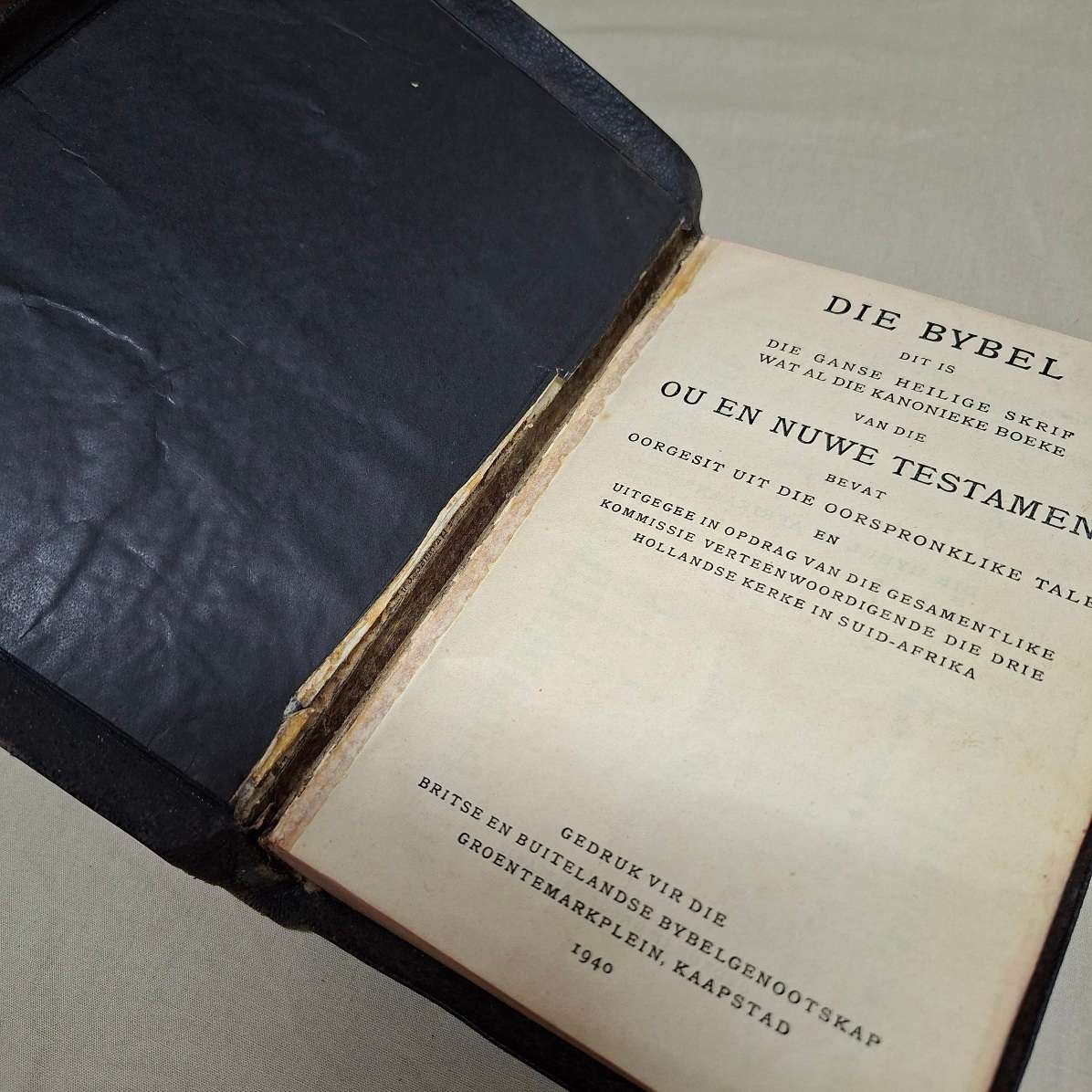 Die Bybel - Ou en Nuwe Testament - leather bound gilt edges