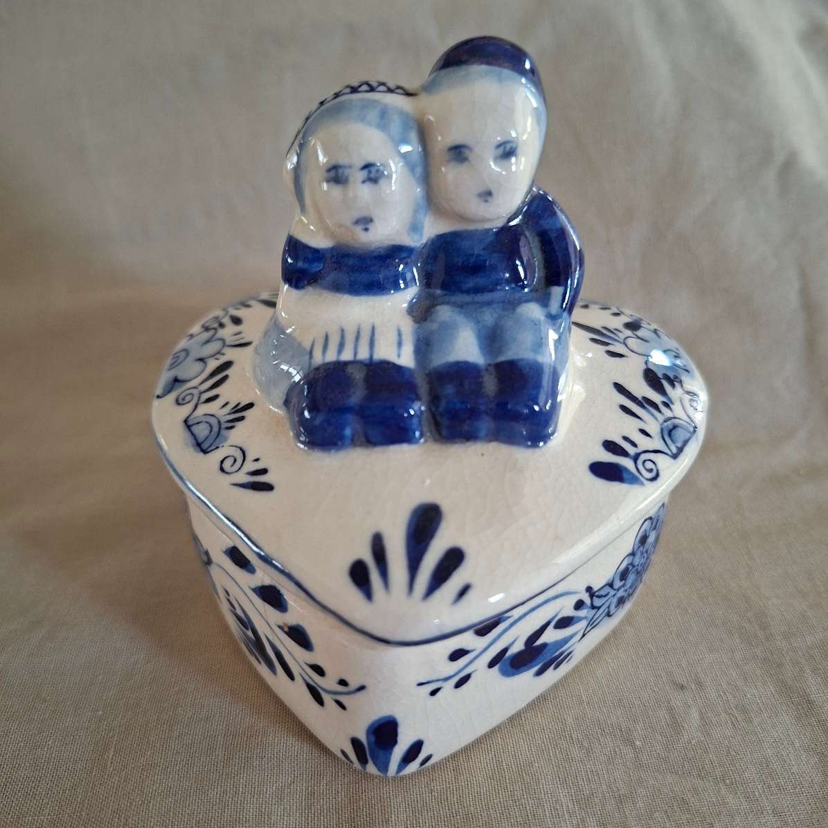 Delft blue and white heart shaped trinket box - hand painted