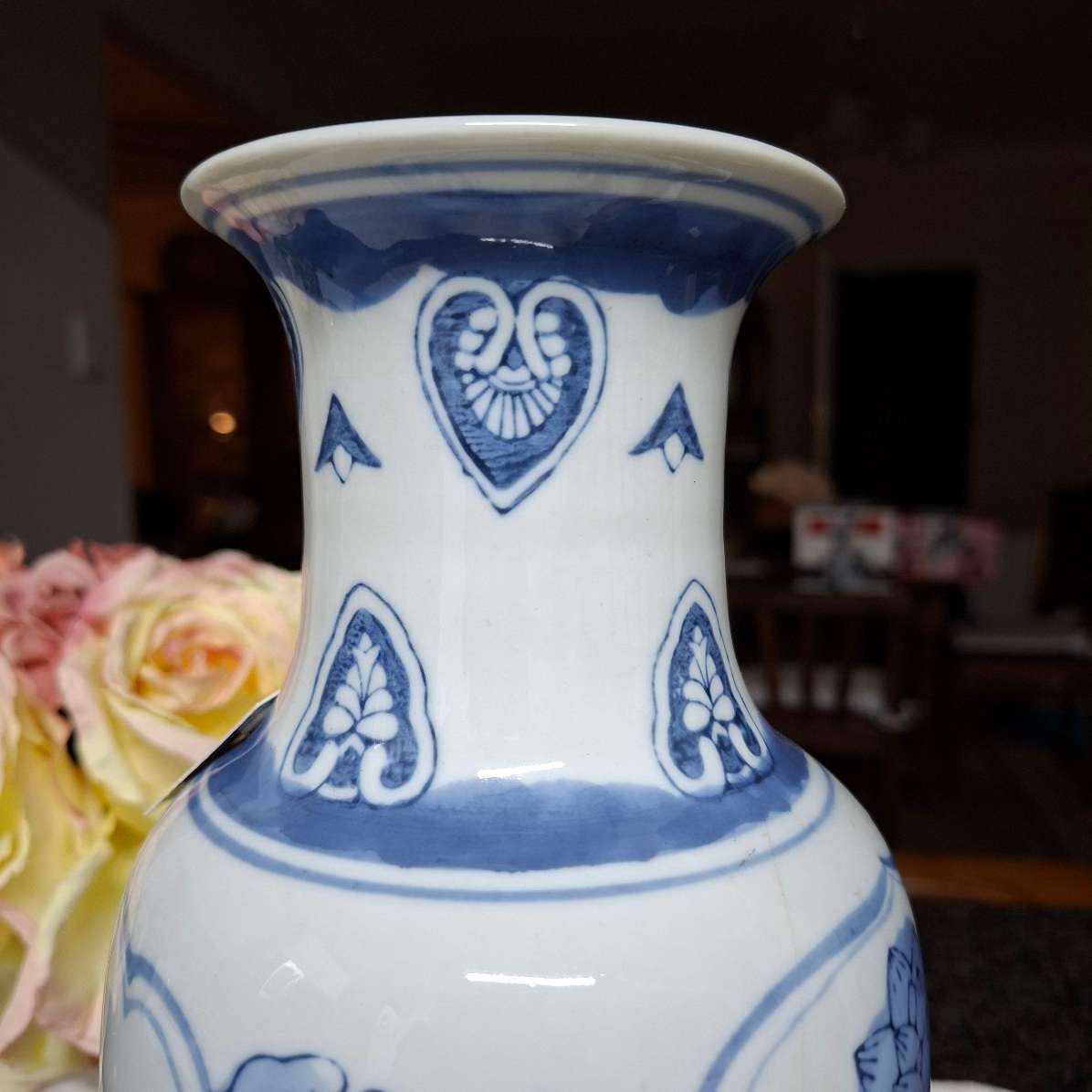 Tall Chinese blue and white vase  30 cms.