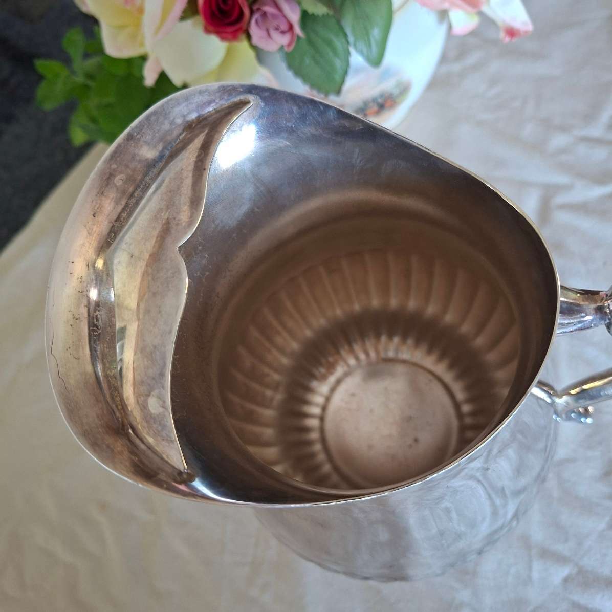 Large silver plate ice water jug - 23 cms tall - 2 lit capacity