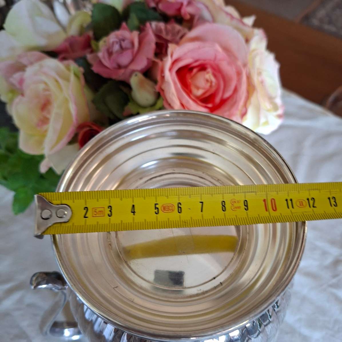 Large silver plate ice water jug - 23 cms tall - 2 lit capacity