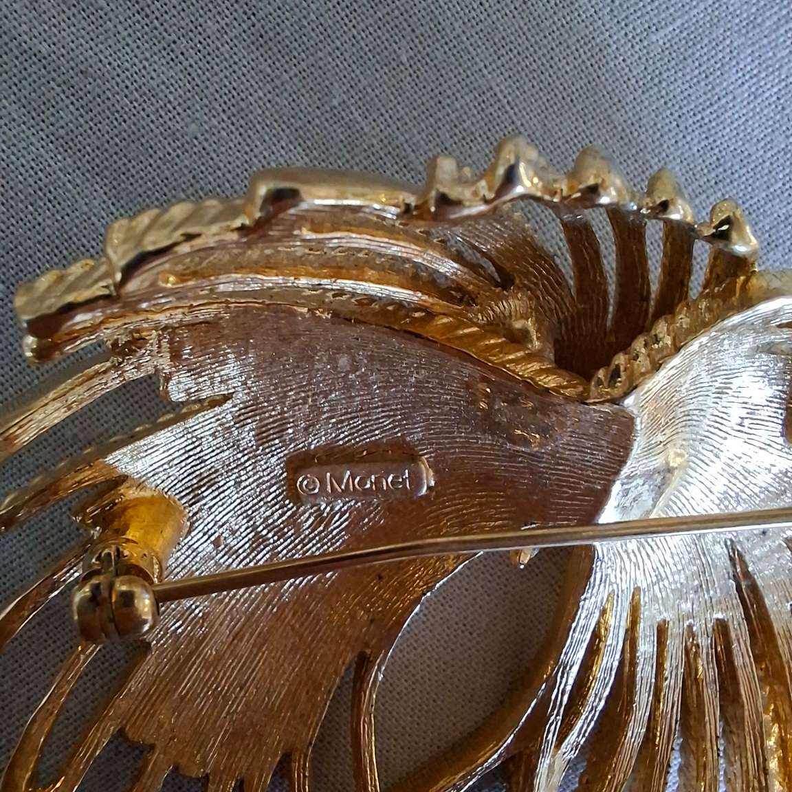 Large gilt metal brooch - Monet stamp