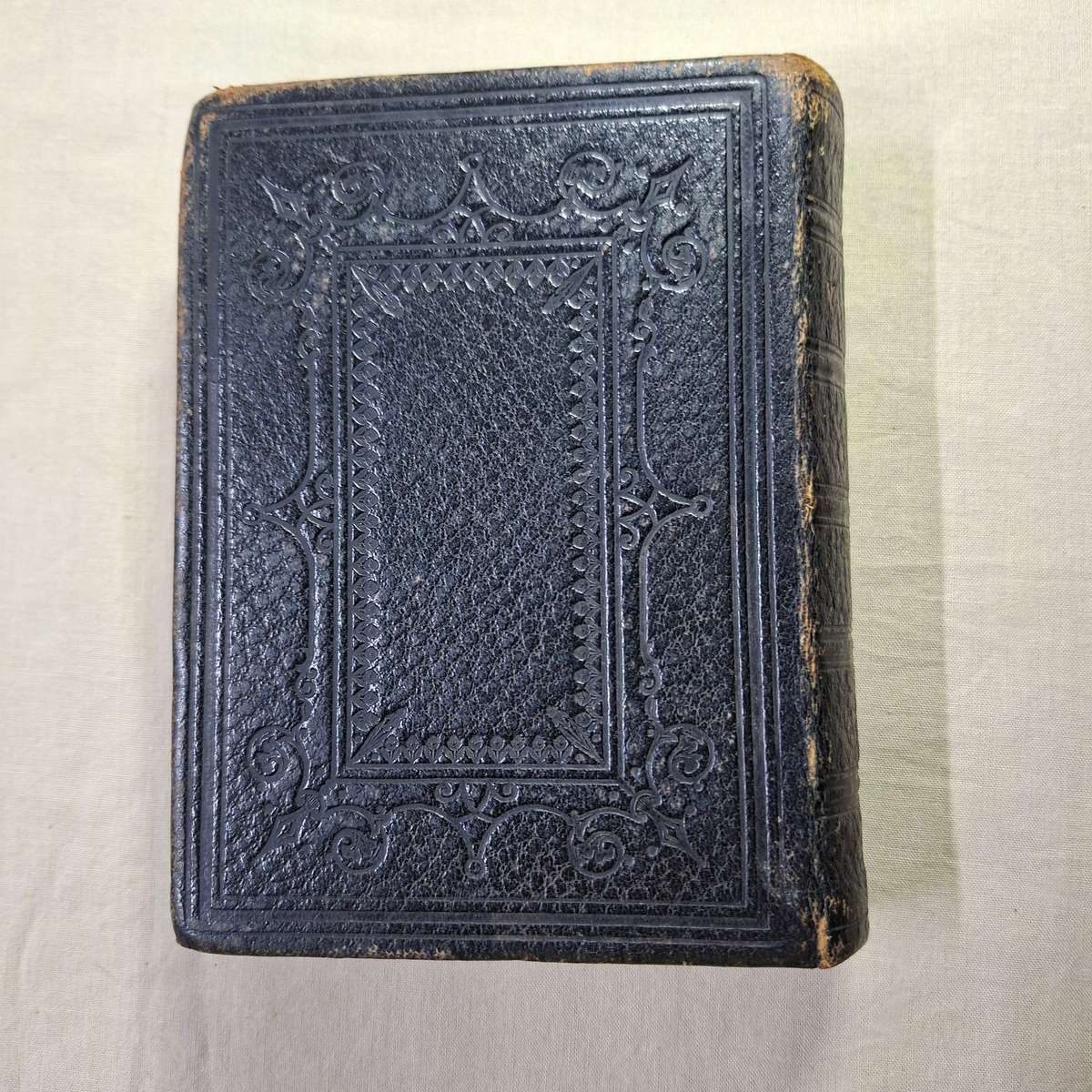 Antique Bible Gaelic Welsh - Y Bibl - leather bound