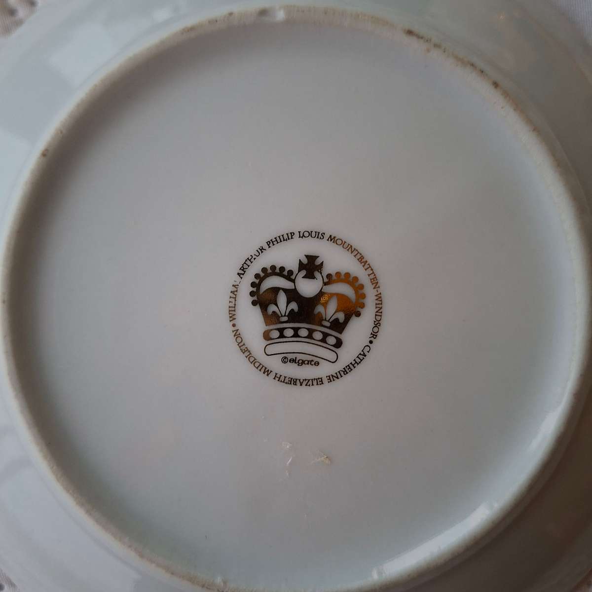 Royalty memorabilia plate William and Kate wedding 29 April 2011- 15 cms