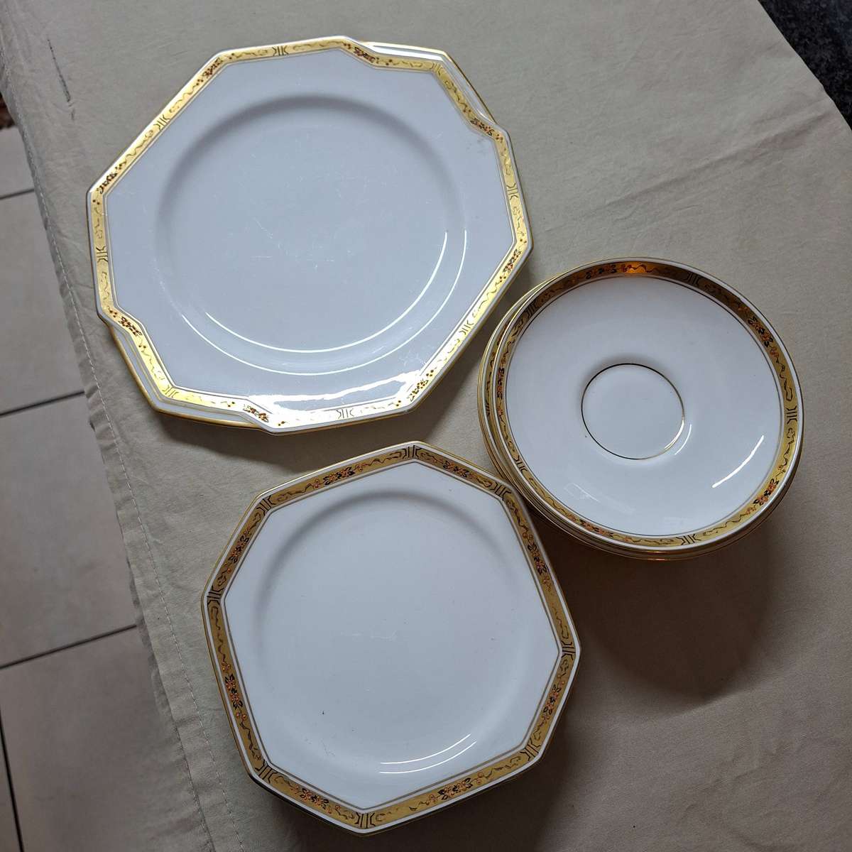 Part Paragon Tea set - Cake plates, 7 saucers  7 tea plates 1 cake plate