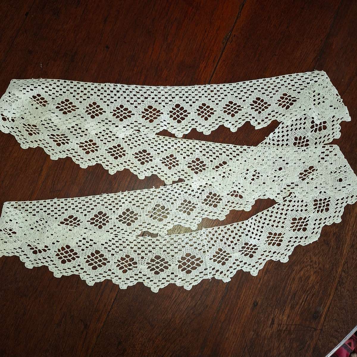 Handmade crochet lace tatting 8.5 cms x 210 approx
