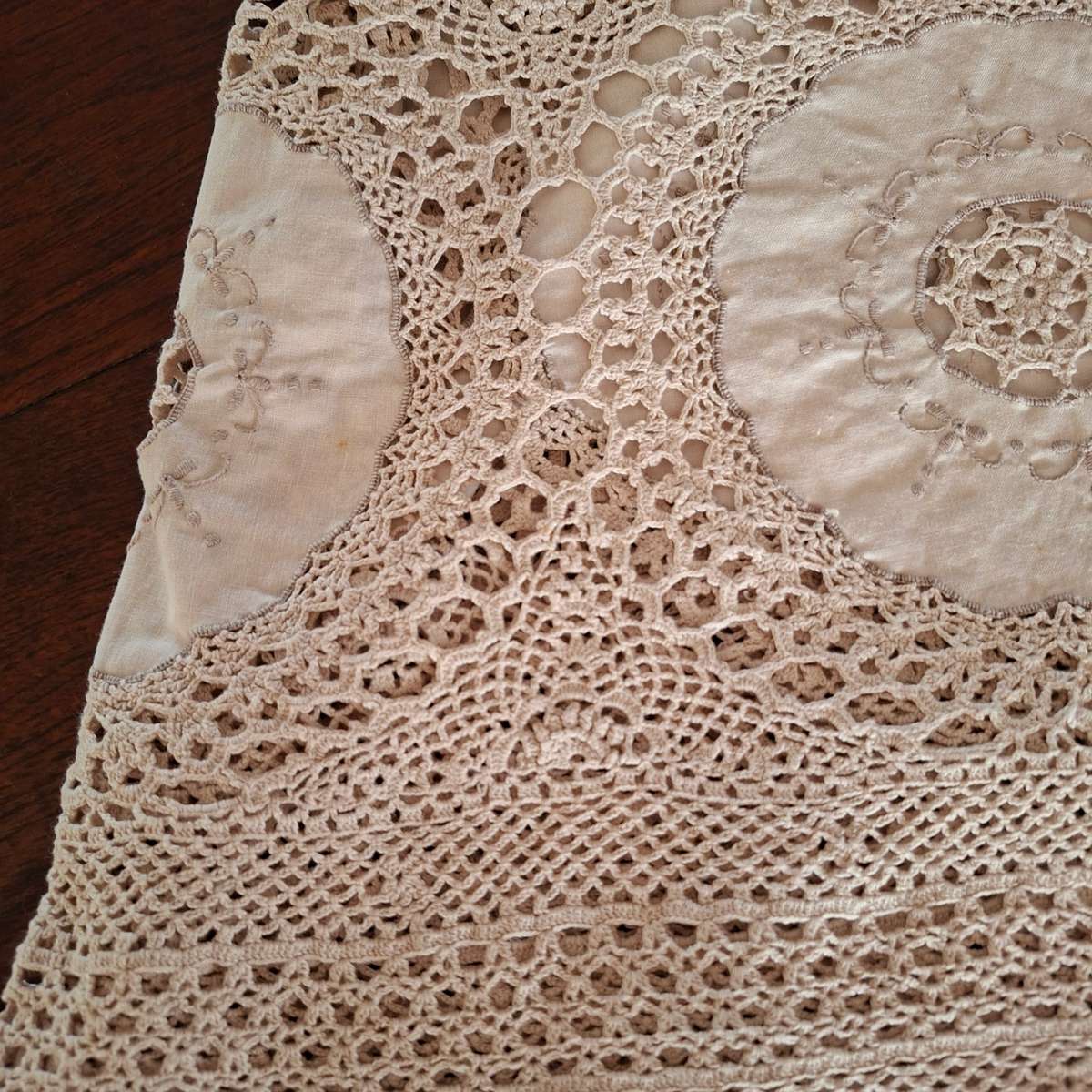 Round Crochet Table Cloth Vintage   2 m dia approx