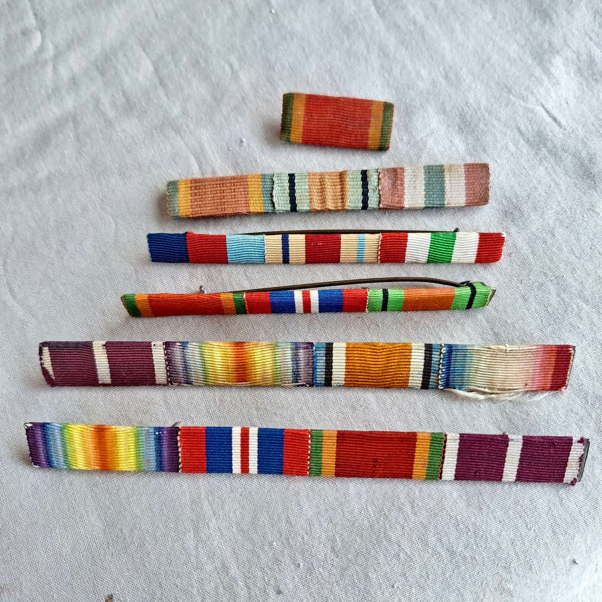 WW2 WW1? medal ribbon bars Militaria