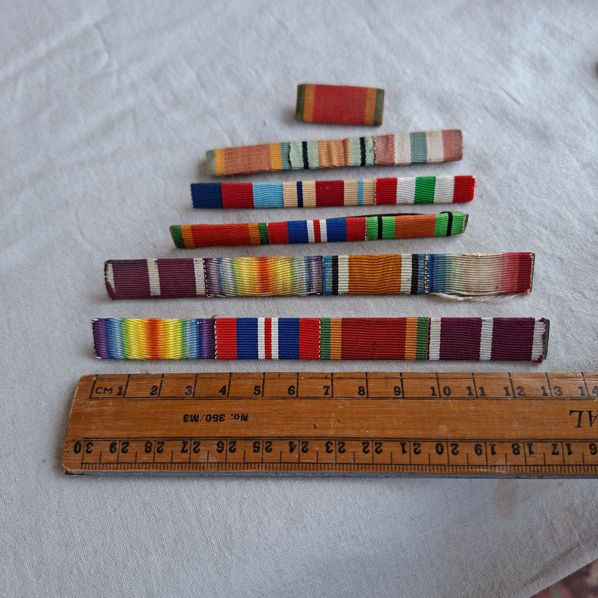 WW2 WW1? medal ribbon bars Militaria