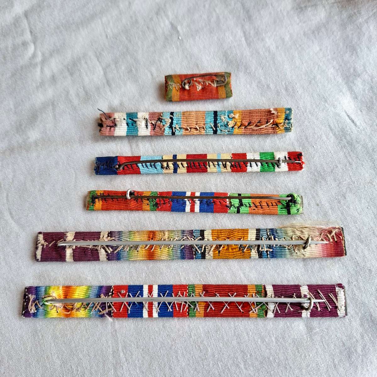 WW2 WW1? medal ribbon bars Militaria