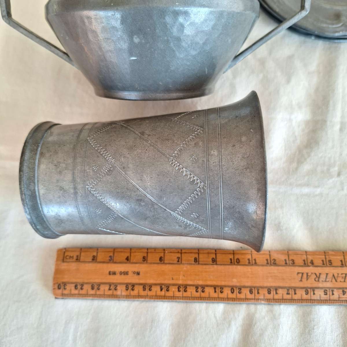 Old Pewter mug, basin and small plates 1 kg