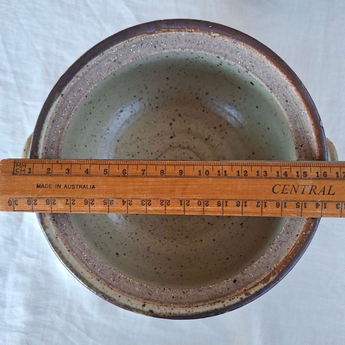 South African Pottery - Gideon Mkhize - Rorkes Drift - stoneware lidded bowl