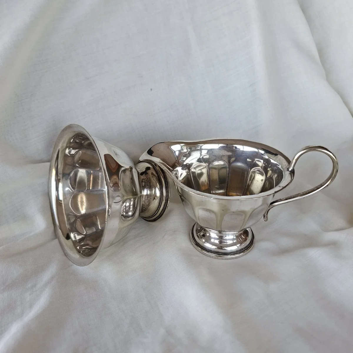 EPNS Silver plate milk jug and sugar basin - Sheffield