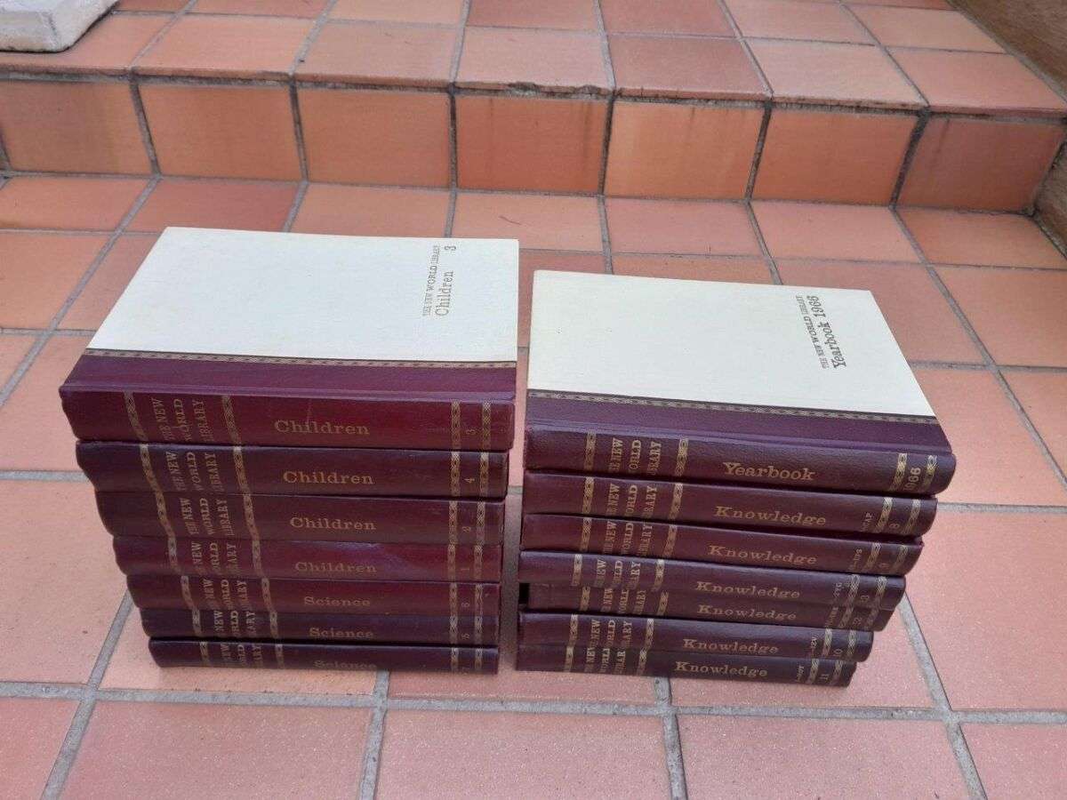A 20th Century Set Of Fourteen New World Library Books