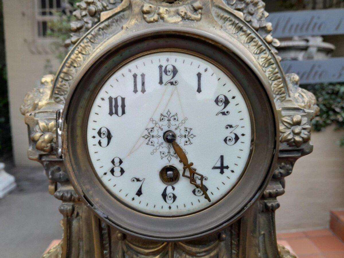 An Antique 19th Century Brass Clock