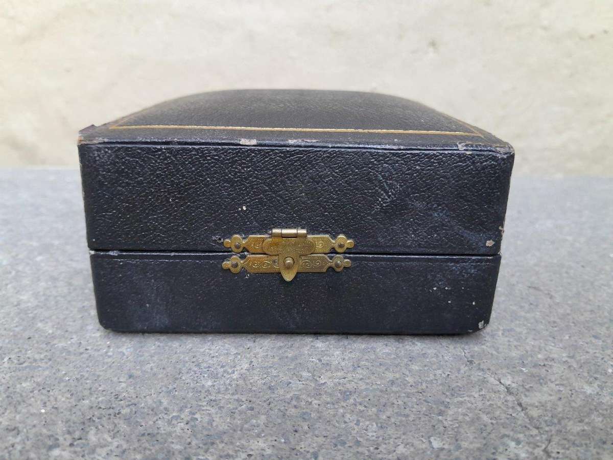 An Antique Circa Early 1900s English Set Of Six Silver Napkin / Serviette Rings In Original Box...