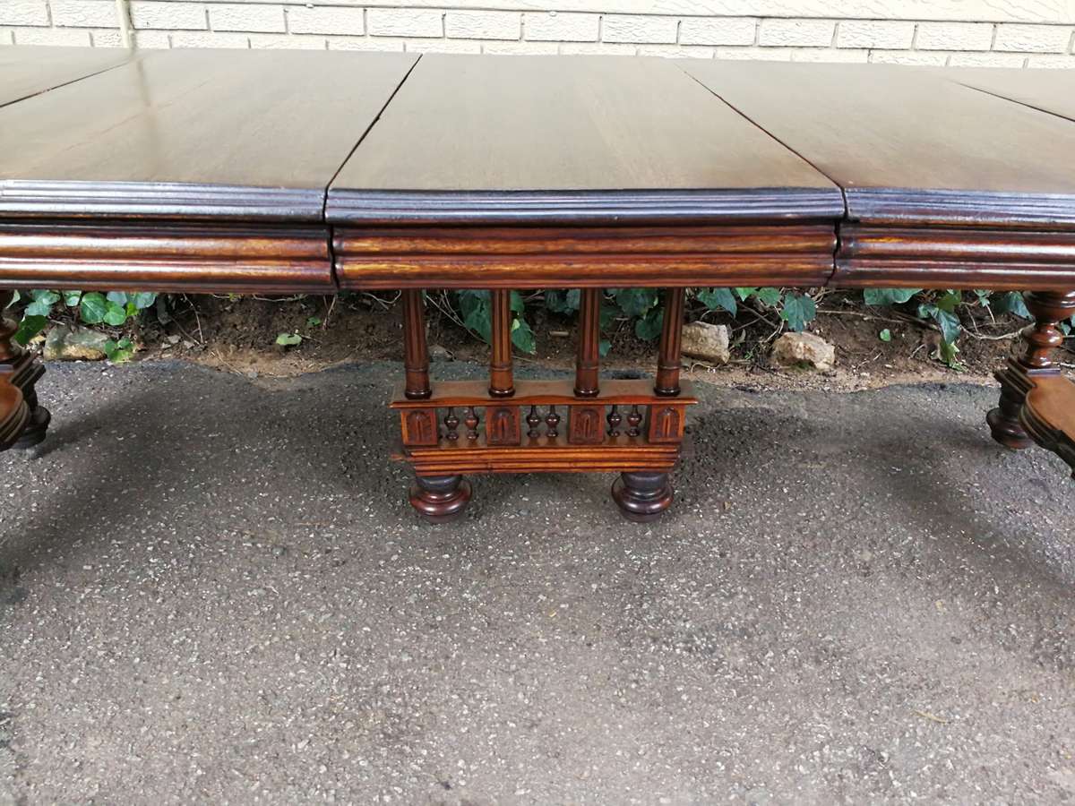 Henry II Walnut extension dining table with 3 leaves (8  10-Seater)