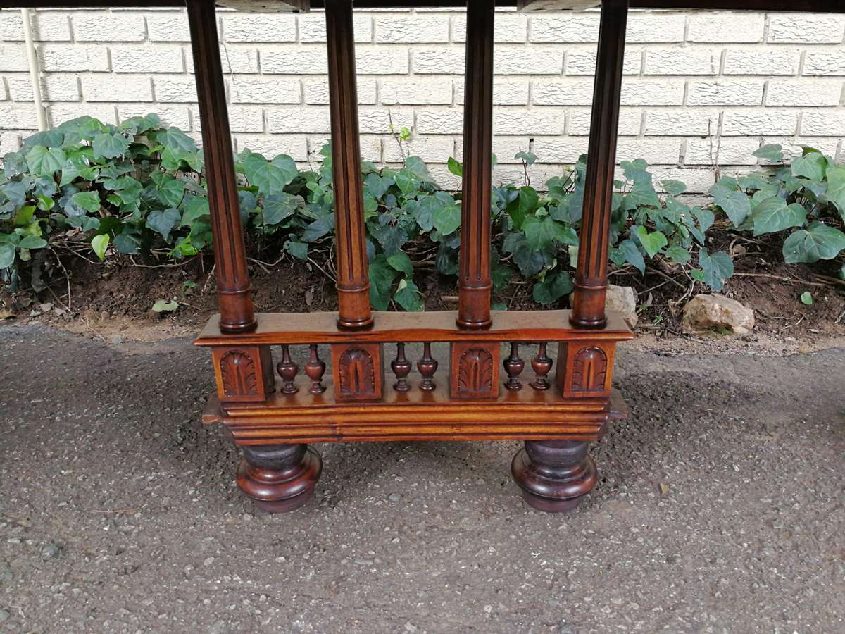 Henry II Walnut extension dining table with 3 leaves (8  10-Seater)