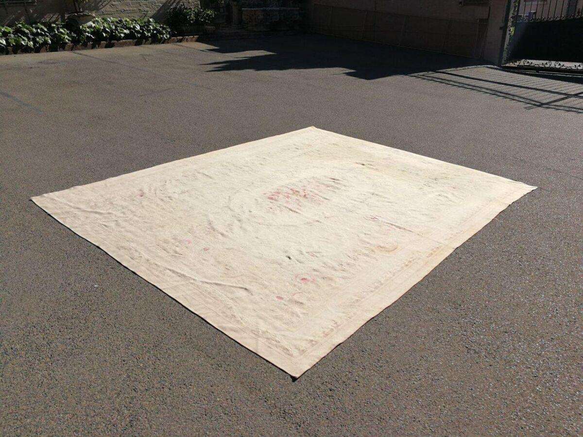 Antique French Aubusson Carpet (WEAR & TEAR)