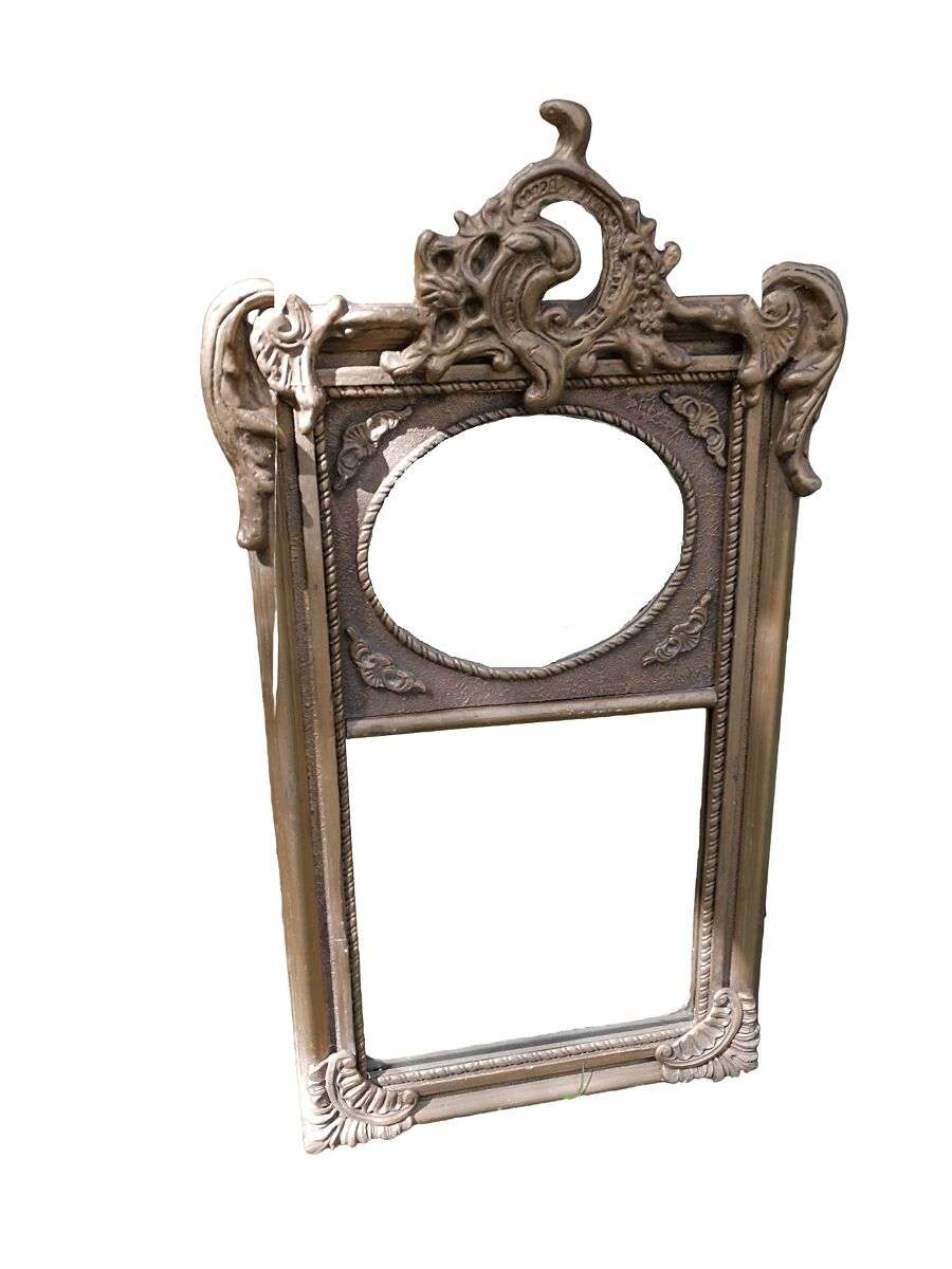 Ornately Carved Oval Gilded Mirror
