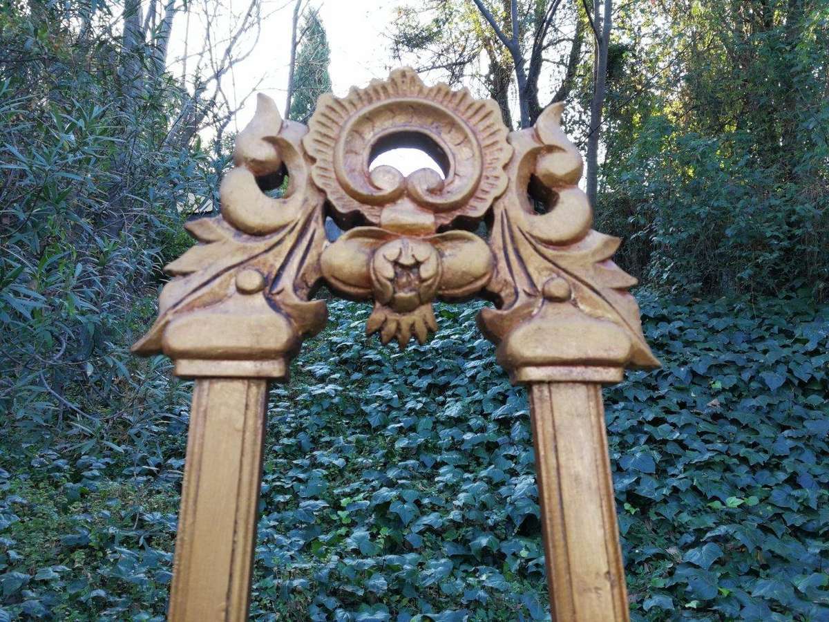 A Carved And Parcel-Gilt Wooden Easel