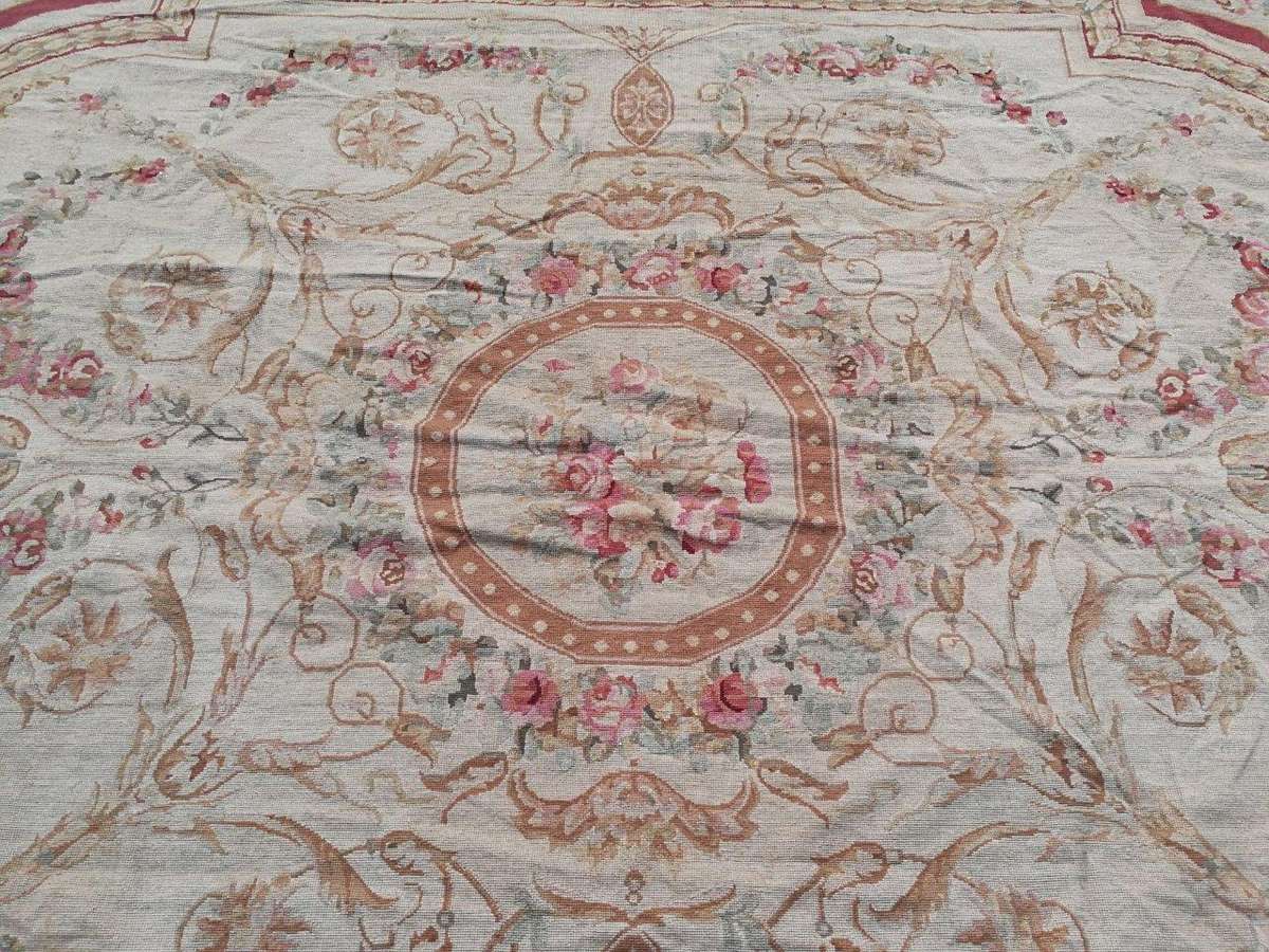 A Handmade French Aubusson Carpet / Rug