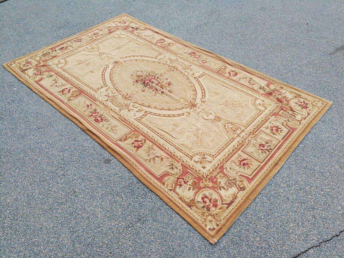 A Handmade French Aubusson Carpet / Rug