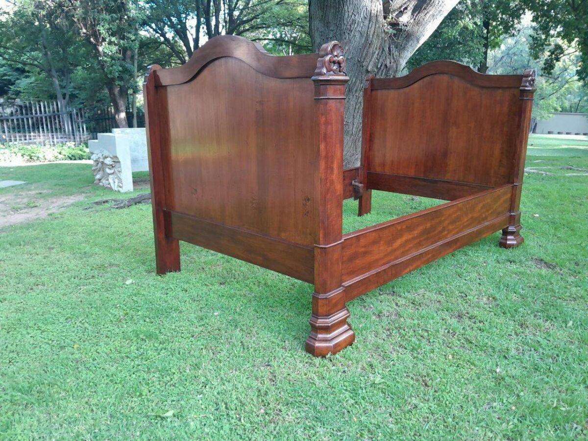 A Rare 19th Century French Mahogany Daybed  /  Lit Bateau