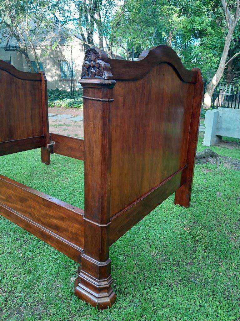 A Rare 19th Century French Mahogany Daybed  /  Lit Bateau