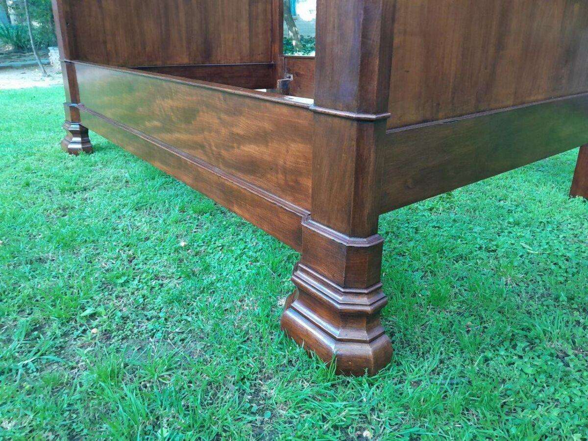 A Rare 19th Century French Mahogany Daybed  /  Lit Bateau
