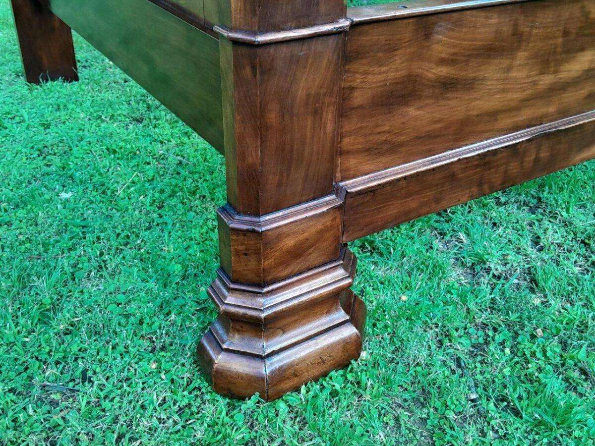A Rare 19th Century French Mahogany Daybed  /  Lit Bateau